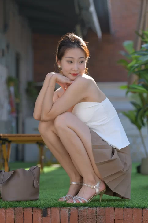 国产模特 街拍模特 若雨13 一只麋鹿摄影作品 - 迷迭香水味 白色抹胸【470P+9.32G】