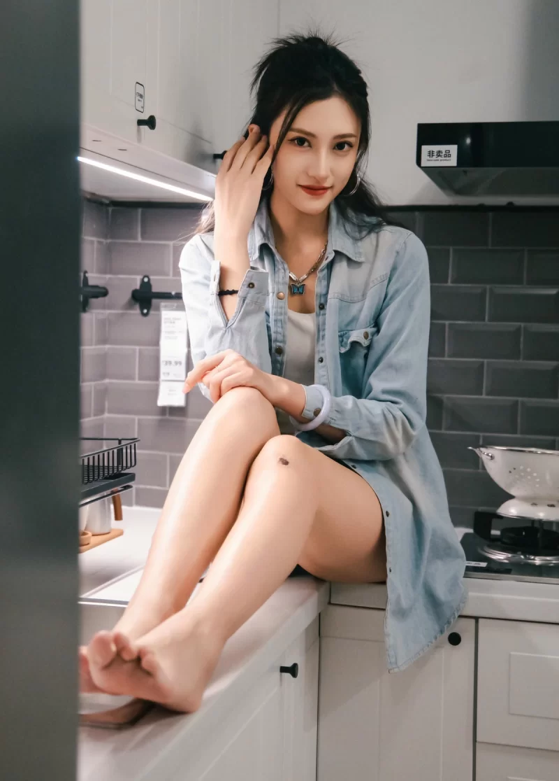 国产模特 [足愉心]12期足部美学 超清原档典藏写真（含4K视频）【12套+147.8G】