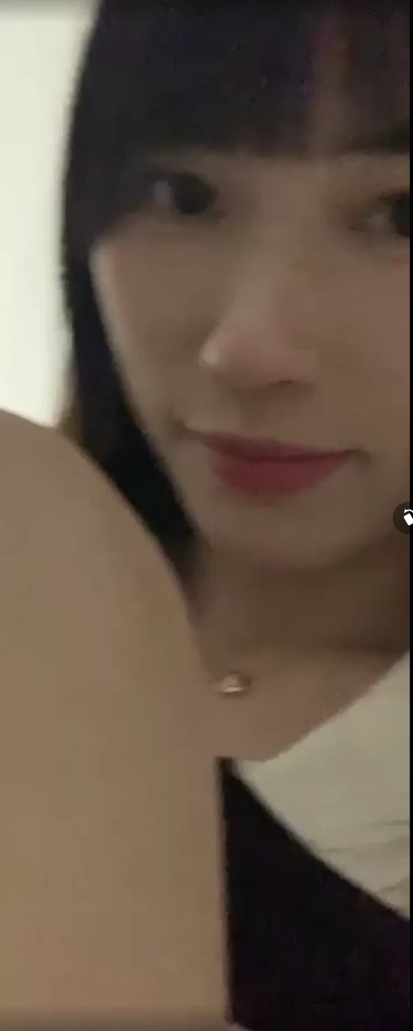 自拍 女神果果高颜值福利姬一对一定制【28v+1g】