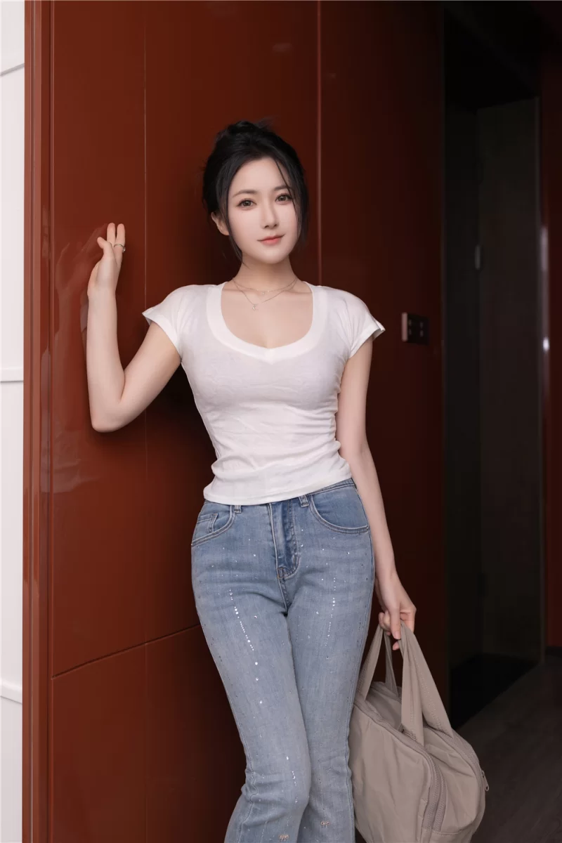 御姐 鱼子酱 - 借宿【120p+870m】