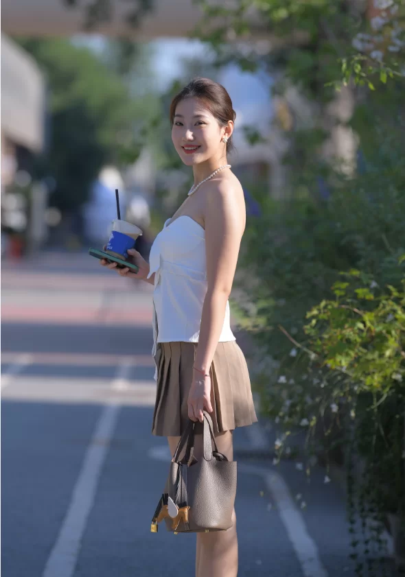 国产模特 街拍模特 若雨13 一只麋鹿摄影作品 - 迷迭香水味 白色抹胸【470P+9.32G】