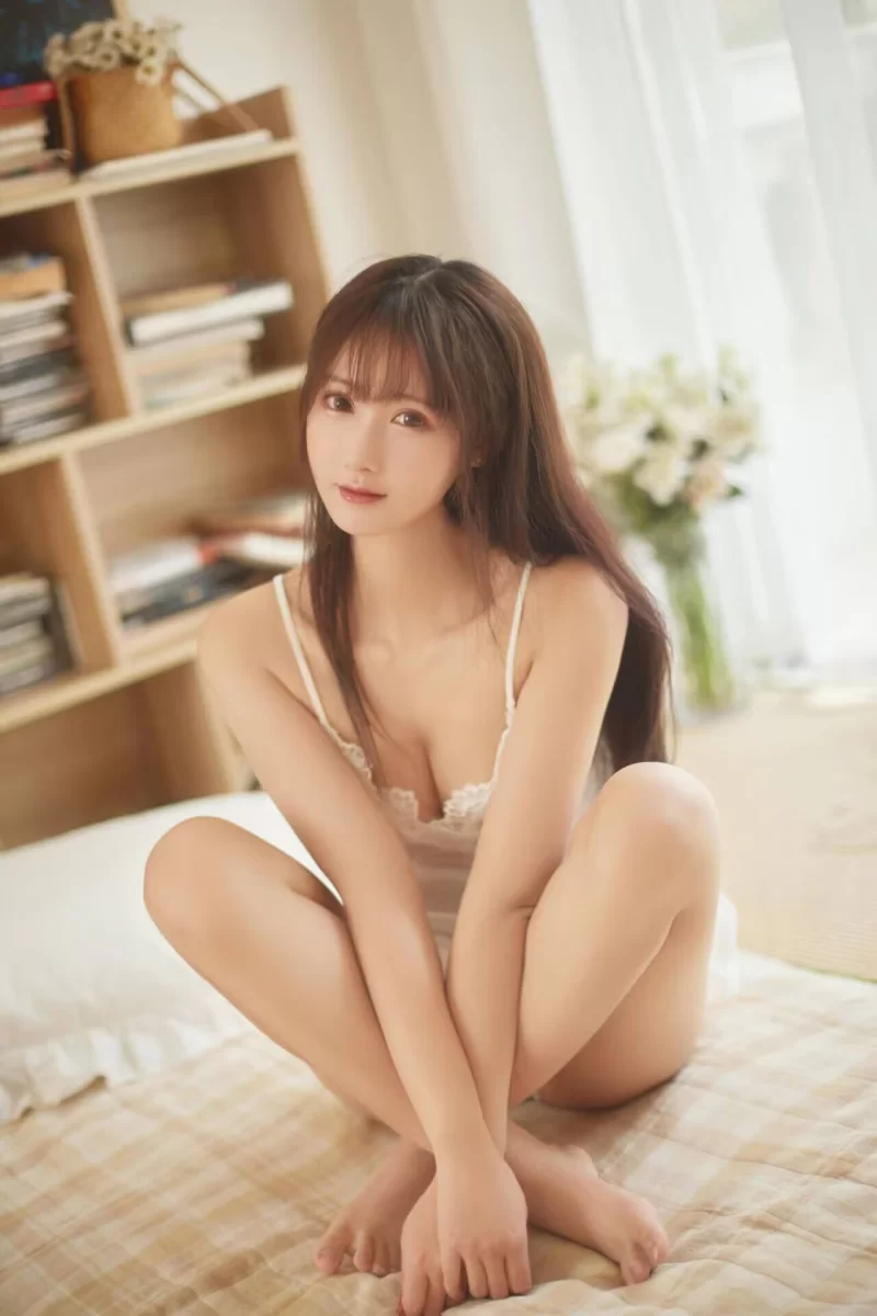 高颜值美女 羽生三未 - 日系睡裙【30P+318M】