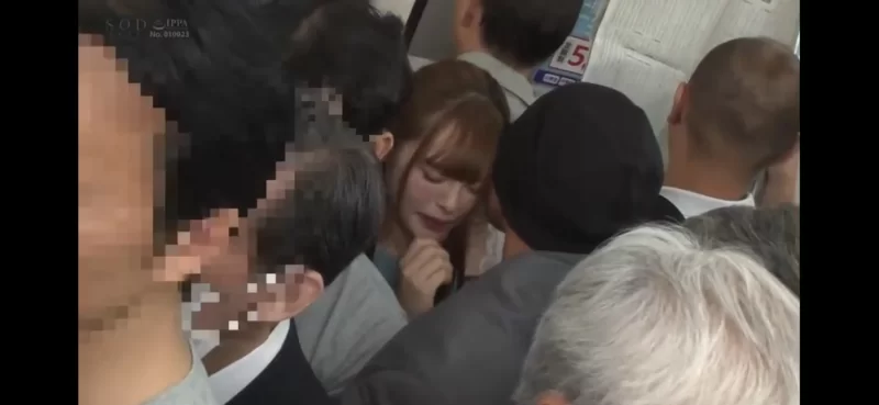 绿帽/ntr 电车上被一群流氓盯上老公面前被无赖胁迫强奸的小倉由菜(原有码剧情片无码母带流出)【视频1V+9.27g】