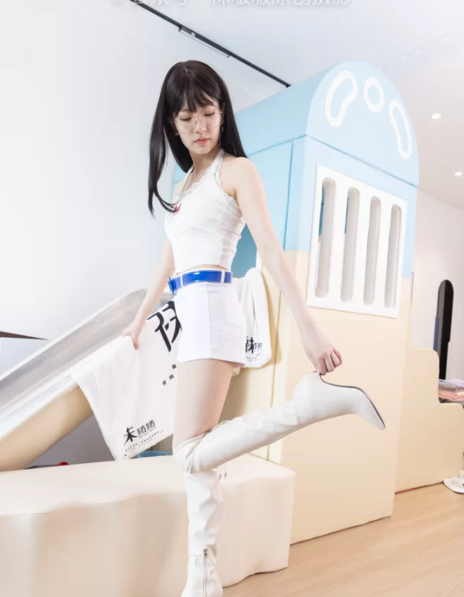 国产模特 BoBoSocks袜啵啵 小甜豆 白色过膝长靴【200P1V+5.6G】