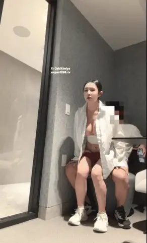 自拍 极品超美整活御姐-汐梦瑶-《玻璃临时休息房》有路人经过【1V+757M】