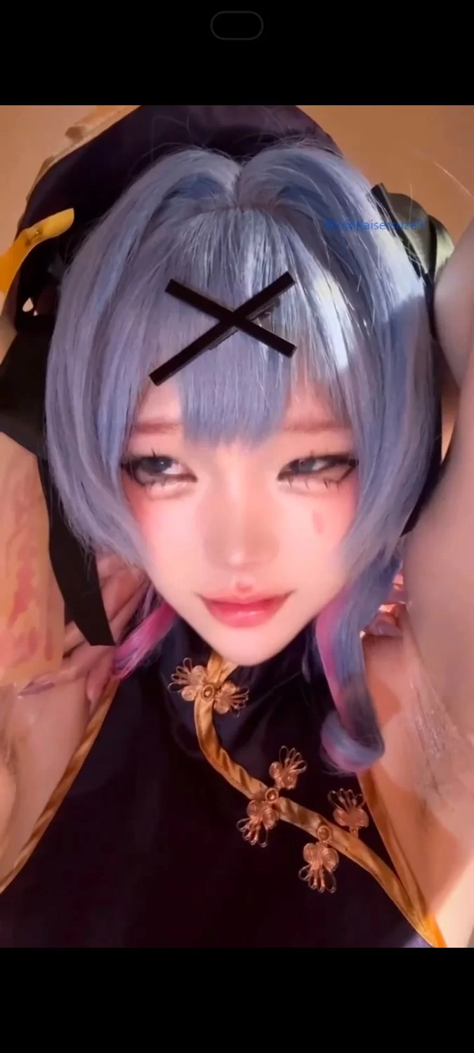 美腿/足控 芃芃大人11.3厚黑红底高跟油光腋下盯射【2v+280M】