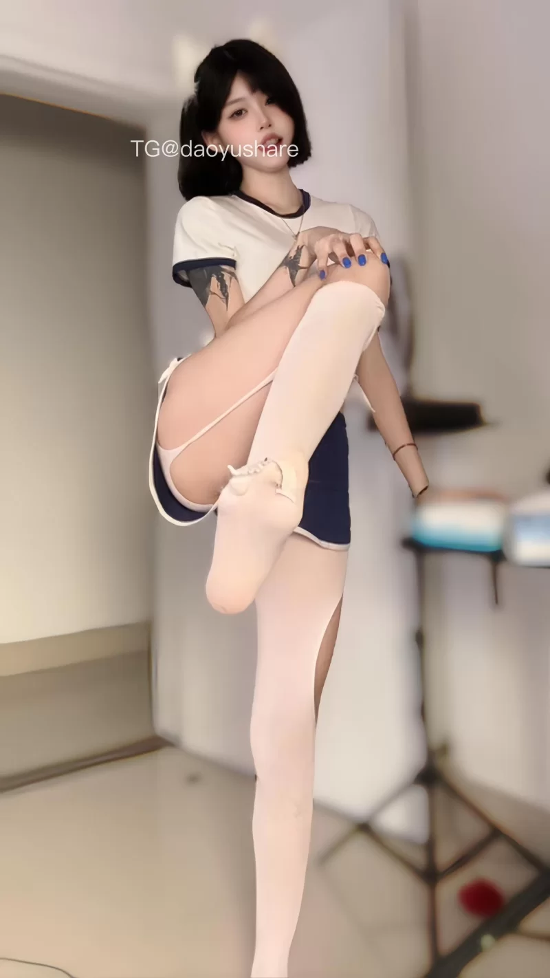 高颜值美女 [素]抖音 小哭包不哭 岛遇 13期最新至：2025.10.28【148P17V+80M】