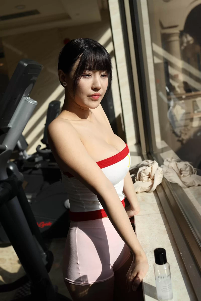 国产模特 [国模]魔镜街拍 范家辉x朱可儿Flower 若轻 作品集【334P+2V+10G】