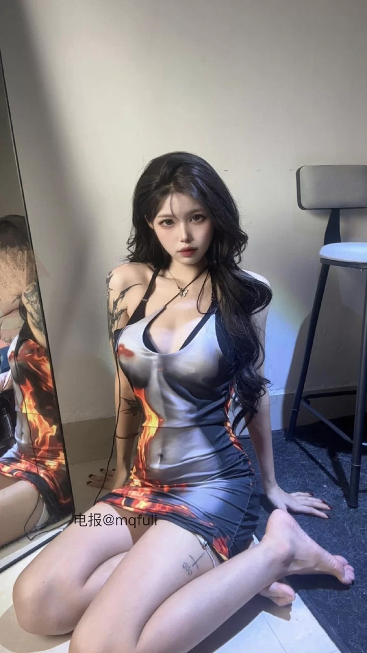 高颜值美女 [素]抖音 小哭包不哭 岛遇 13期最新至：2025.10.28【148P17V+80M】