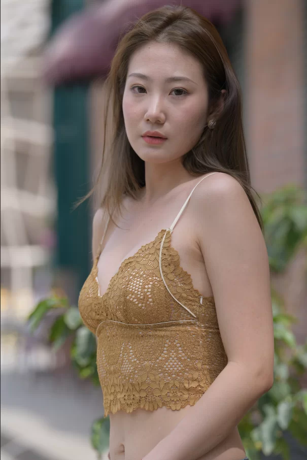 国产模特 街拍模特 若雨20 一始街拍作品 - 淡一场梦 黄绿色吊带+平【622P+1V+图片14.5G+视频15G】