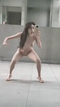 自拍 ❤️各种网红AI脱衣卡点混剪❤️【6v+1.07g】