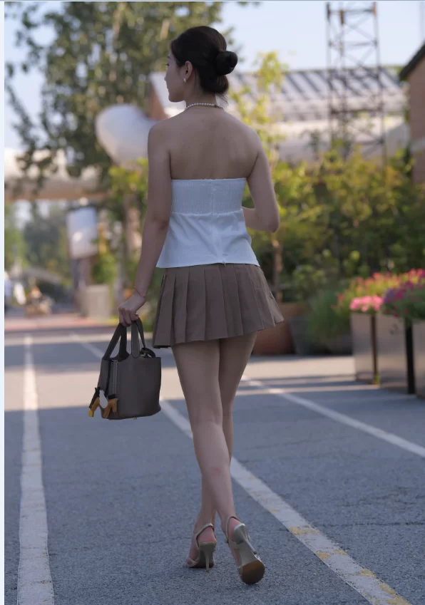 国产模特 街拍模特 若雨13 一只麋鹿摄影作品 - 迷迭香水味 白色抹胸【470P+9.32G】