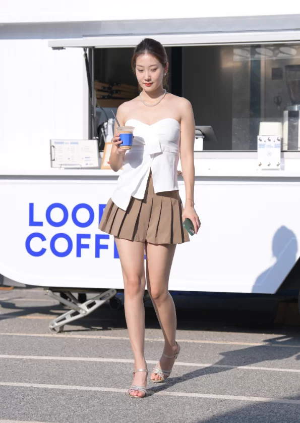 国产模特 街拍模特 若雨13 一只麋鹿摄影作品 - 迷迭香水味 白色抹胸【470P+9.32G】