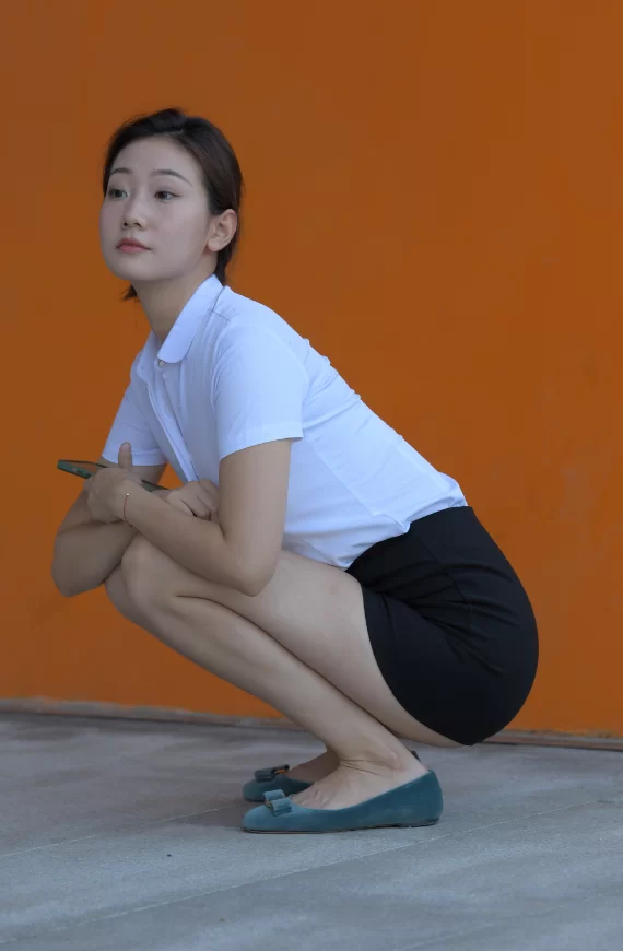 国产模特 街拍模特 若雨14 一只麋鹿摄影作品 - 黑色制服包臀裙美女【425P+7G】