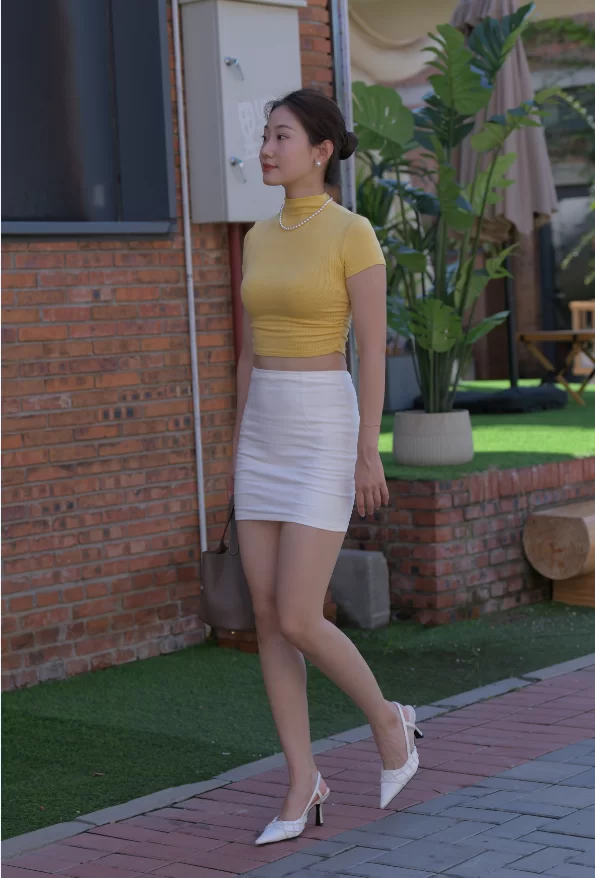 国产模特 街拍模特 若雨12 黄衫+白色包臀裙【765P+12.7G】