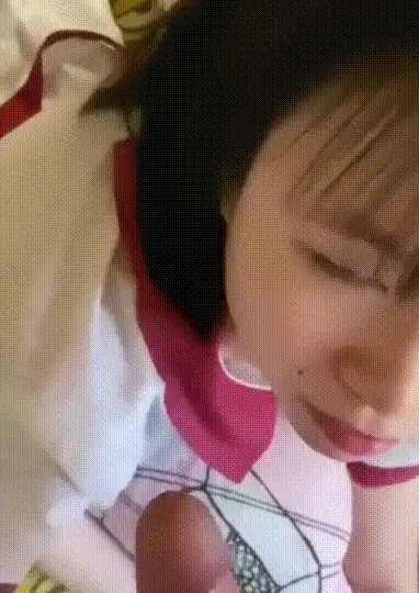 自拍 高颜值18岁学生妹_薛胤萱_性爱私拍流出_可爱小只马露脸【10p+1v+108M】