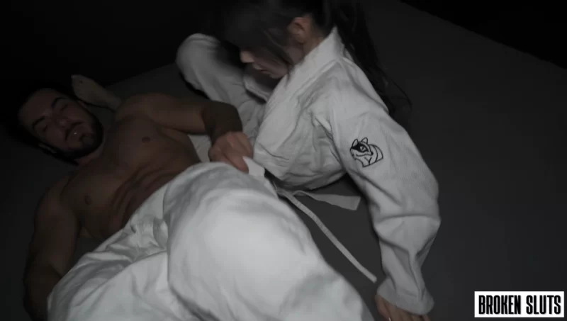 自拍 Fansly[PornForce&MarinNico〗空手道美御姐3对1被洋人狠狠爆肏【1v+4.6G】