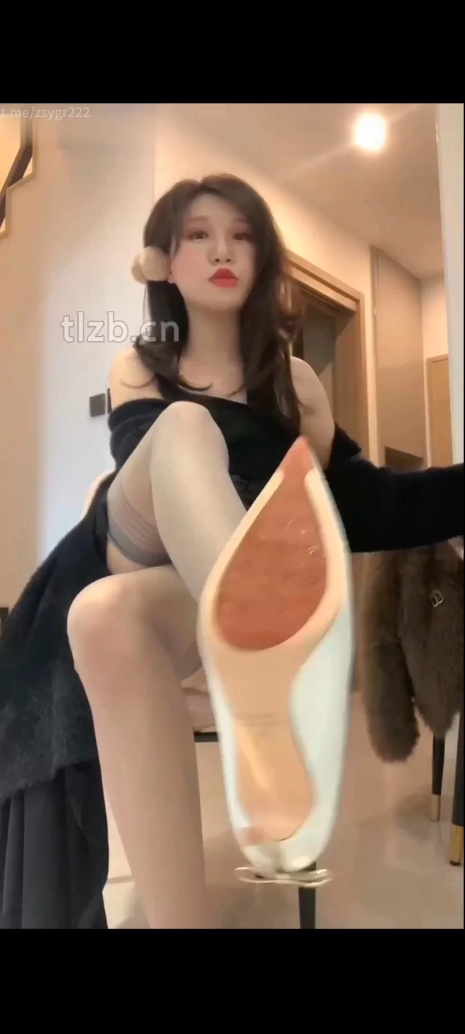 其他 高跟鞋调教榨精 上【1v+494.81m】