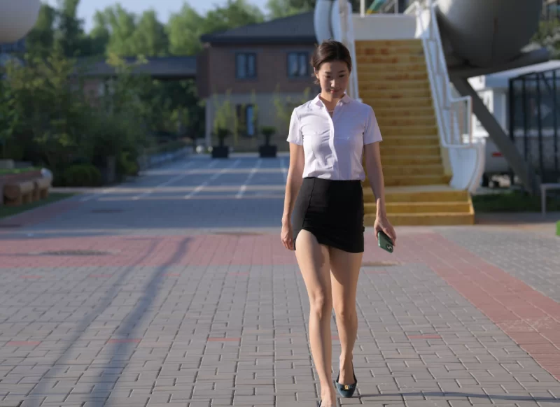 国产模特 街拍模特 若雨14 一只麋鹿摄影作品 - 黑色制服包臀裙美女【425P+7G】