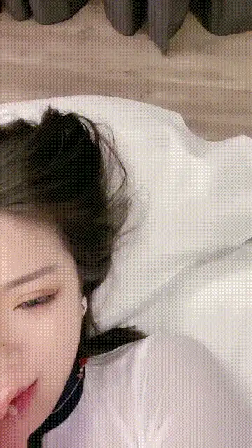 自拍 超级好看得妹子直播和男友操逼连续被操了3小时都把妹子【1+7015MB】