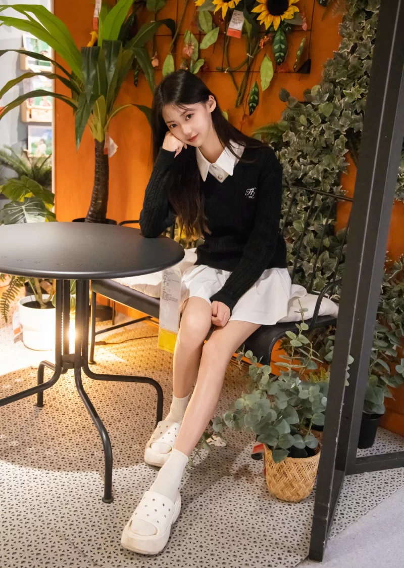 国产模特 [足愉心]12期足部美学 超清原档典藏写真（含4K视频）【12套+147.8G】