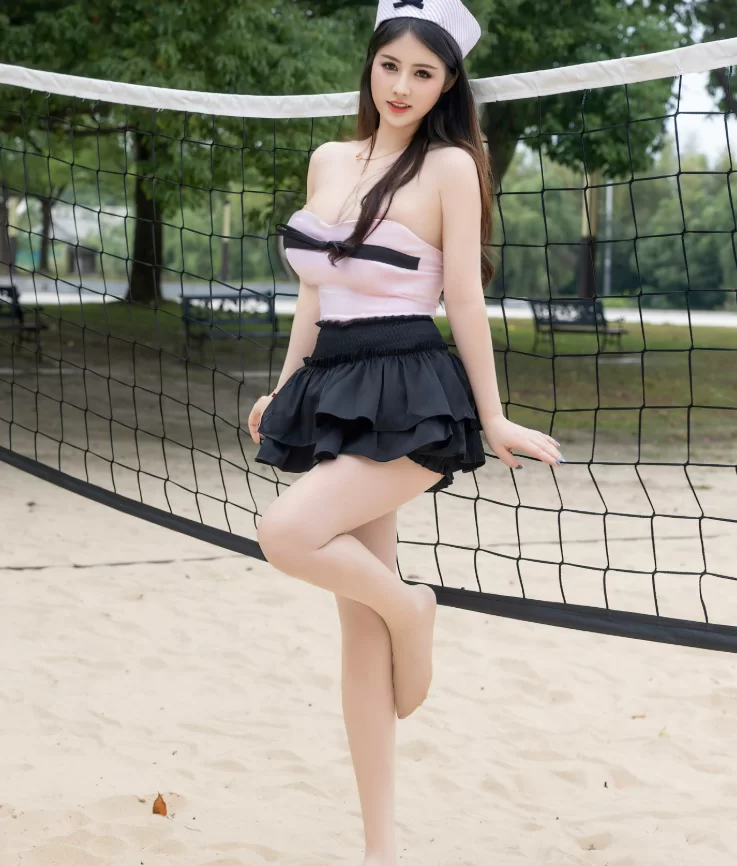 国产模特 秀人网]诗诗kiki 粉色抹胸背心黑短裙 野外脱衣调教【79P+763M】