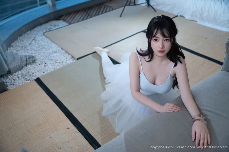 国产模特 软情性感白色芭蕾短裙配白色丝袜秀曼妙身姿完美诱惑写真【78P+806MB】