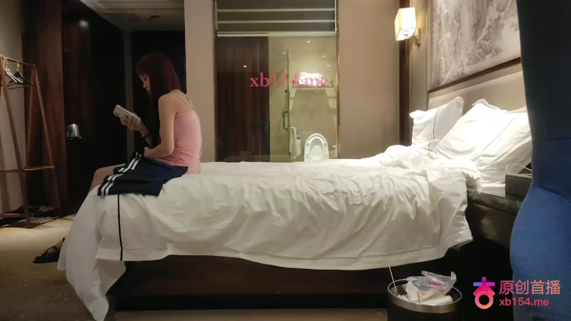 自拍 今天约了一个刚下海的学生，业务都还不怎么熟练，自带【1v+784m】