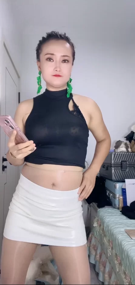 国产主播 1693 直播录像纯素【1v+775mb】