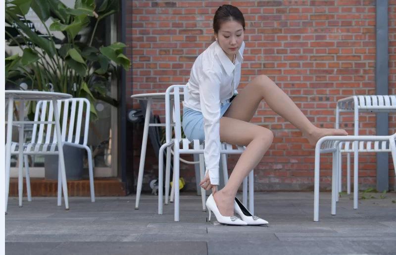 国产模特 街拍模特 若雨15 一只麋鹿摄影作品 - 浅蓝色短裙职业制服【831P+1V+图片15G+视频12G】