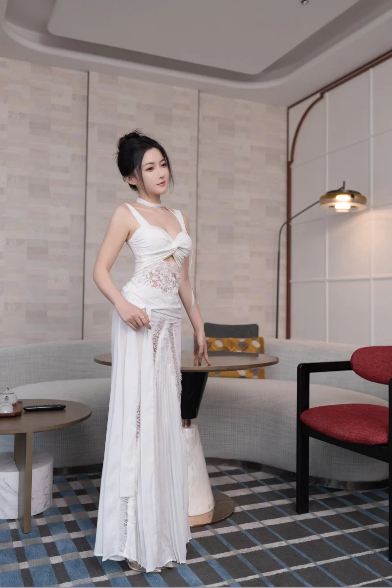 国产模特 [原版无水印首发]秀人网 鱼子酱 10.24新作《白裙）》三【120P+3.31G】