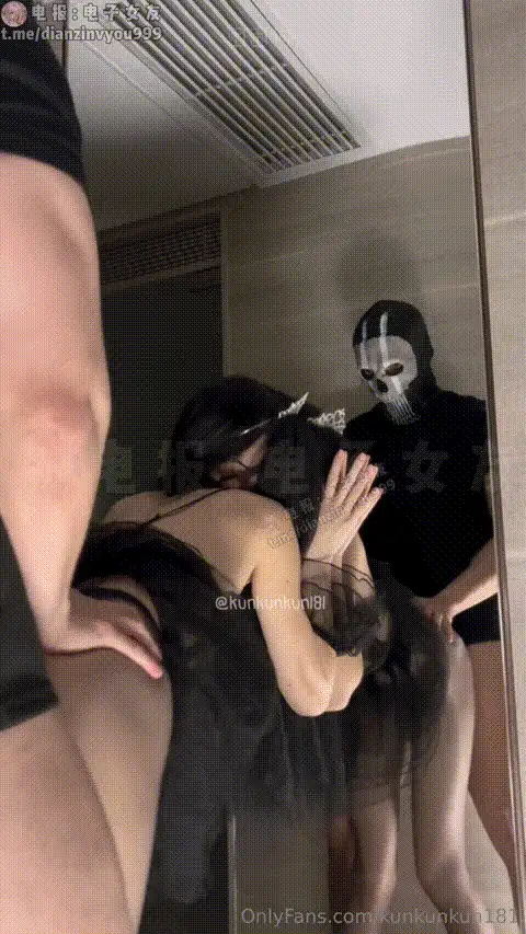 自拍 [困困狗] 11月2日 《幽灵和他的暗夜新娘》【1+812M】