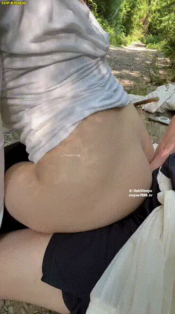 美女御姐 汐梦瑶至尊SVIP101七夕山顶偷欢山顶上的人好多插几下就来【2+1525MB】