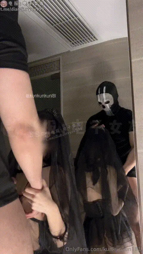 自拍 [困困狗] 11月2日 《幽灵和他的暗夜新娘》【1+812M】