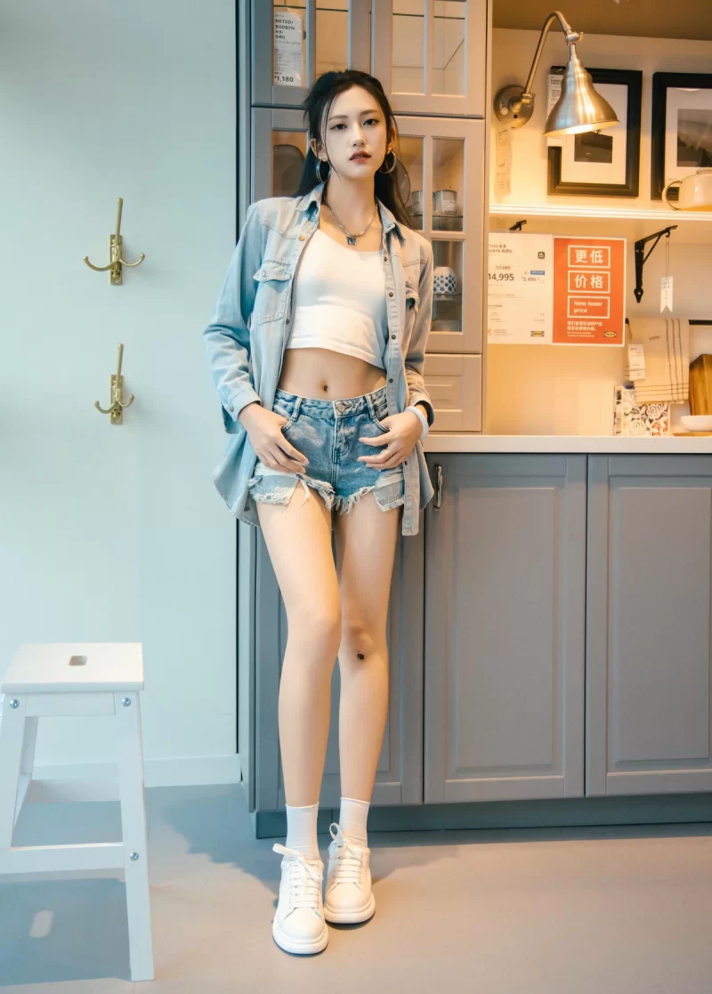 国产模特 [足愉心]12期足部美学 超清原档典藏写真（含4K视频）【12套+147.8G】