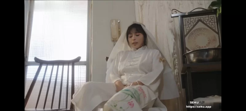 强迫 大奶新寡嫂子玩跳蛋被发现后灵堂草逼-未亡人在灵堂偷情遗照前被猛干骚B-钟婉冰【1v+800m】