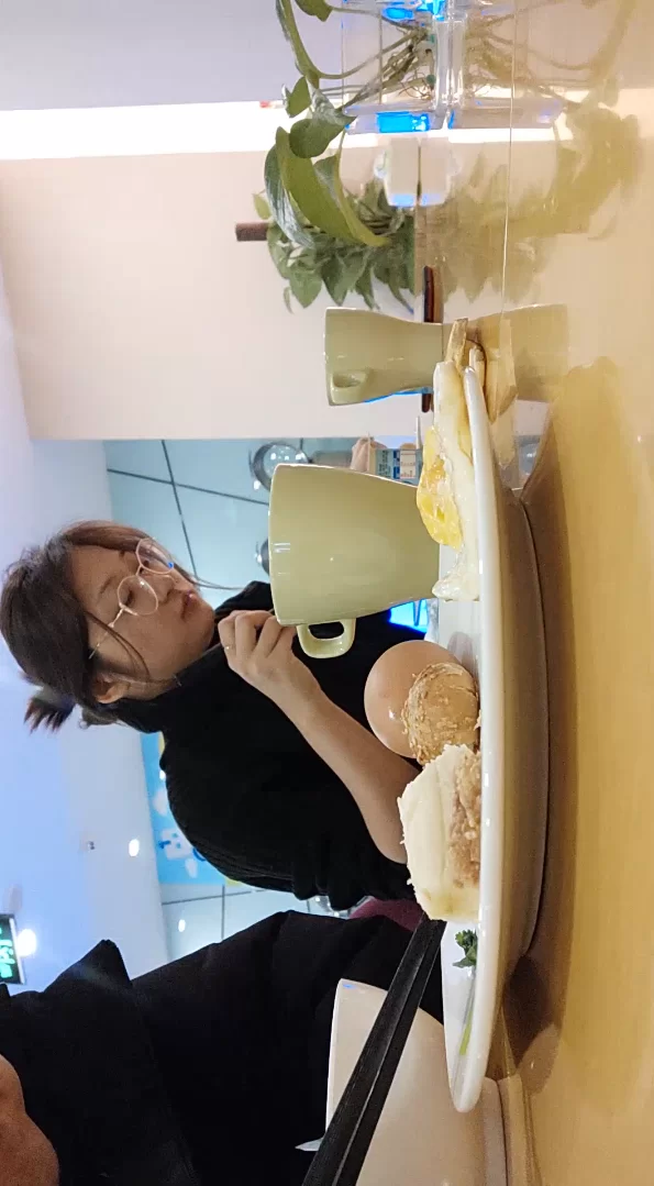 自拍 毛Sir酒店约炮大二学妹❤️先去吃个饭再去啪啪【1v+2.17G】