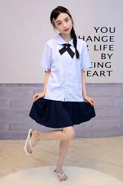 美腿/足控 初夏女神-柒柒~可爱水手服超短裙裸足[90P1V-0.7G百度网盘]【90p1v+0.7G】