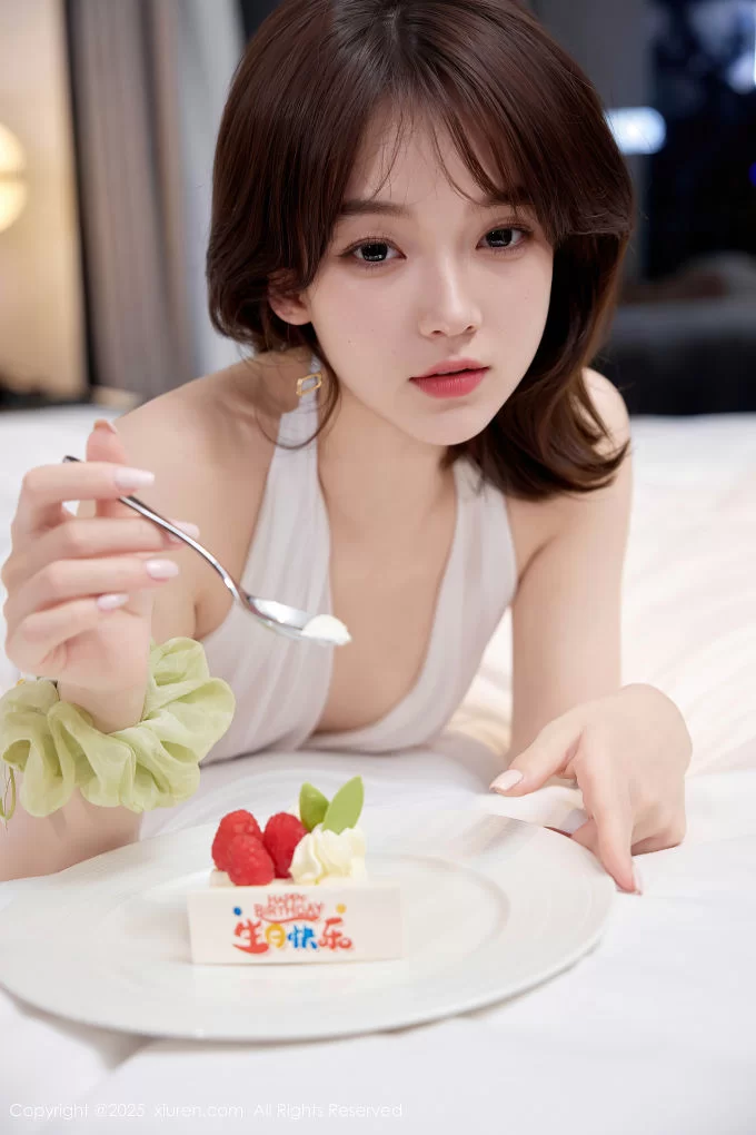 国产模特 汁汁性感白色连衣短裙配超薄肉丝秀曼妙身材时尚迷人【64P+558MB】