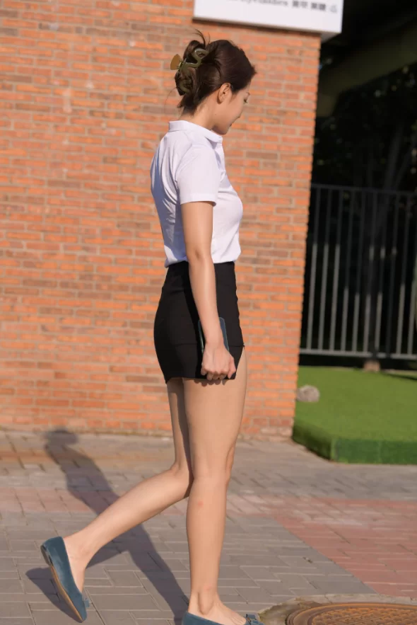 国产模特 街拍模特 若雨14 一只麋鹿摄影作品 - 黑色制服包臀裙美女【425P+7G】