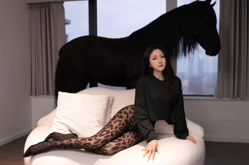 国产模特 [原版无水印首发]秀人网 鱼子酱 10.31日 最新上架内购作【122P+3.33G】