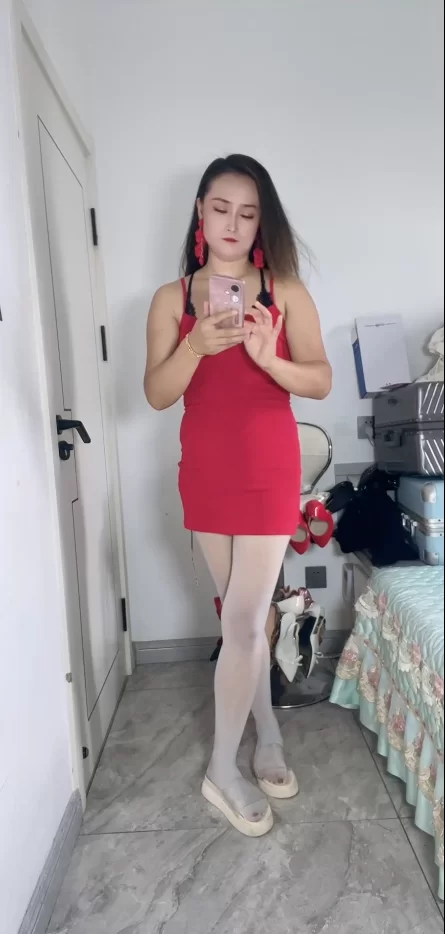 国产主播 1692 直播录像纯素【1v+1.05g】