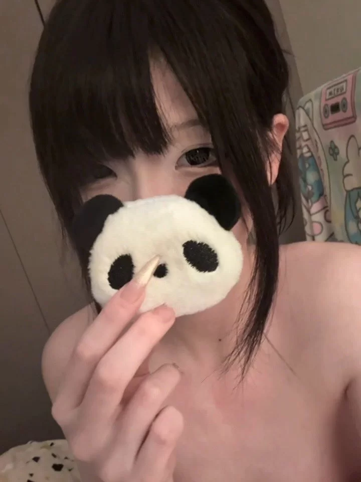 自拍 推特极品萝莉金币崽【55v，44p+206mb】