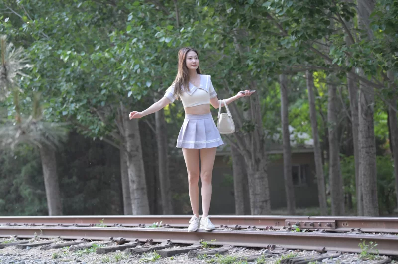 国产模特 街拍模特 若雨16 一始街拍作品 - 下一站守候 学生装【763P+2V+图片17G+视频20G】