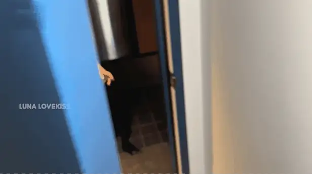 自拍 超美混血御姐-露娜妈妈-空姐走错房间干脆直接和富豪上床【1V+618M】