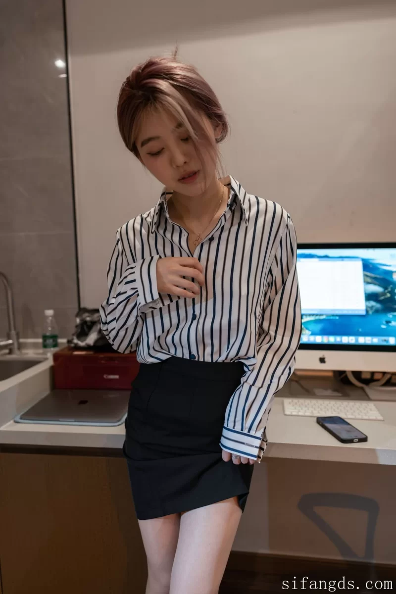 福利姬 ISS尤好物 NO.065 定制 大学生萌妹【153P+1V+573MB】