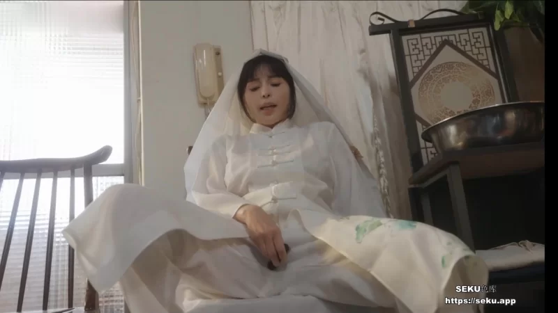 强迫 大奶新寡嫂子玩跳蛋被发现后灵堂草逼-未亡人在灵堂偷情遗照前被猛干骚B-钟婉冰【1v+800m】