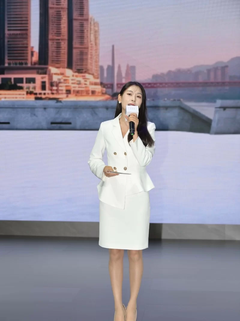 不漏点 展会奥迪主持人  高清原图拍摄【p110v1+3.32g】